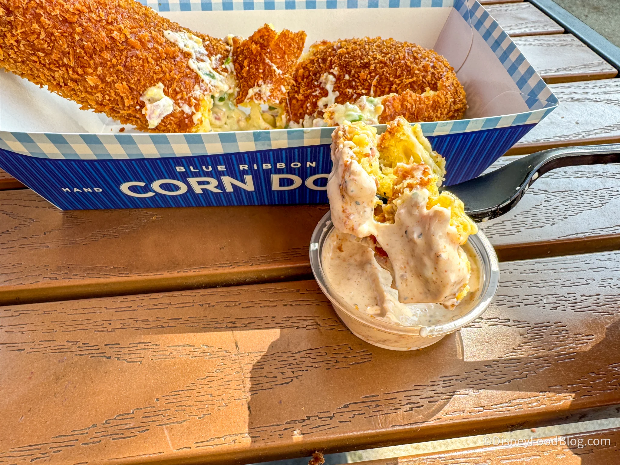 2025-DLR-downtown-disney-blue-ribbon-corn-dogs-Jalapeno-Popper-Mozzarella-Stick-6.webp