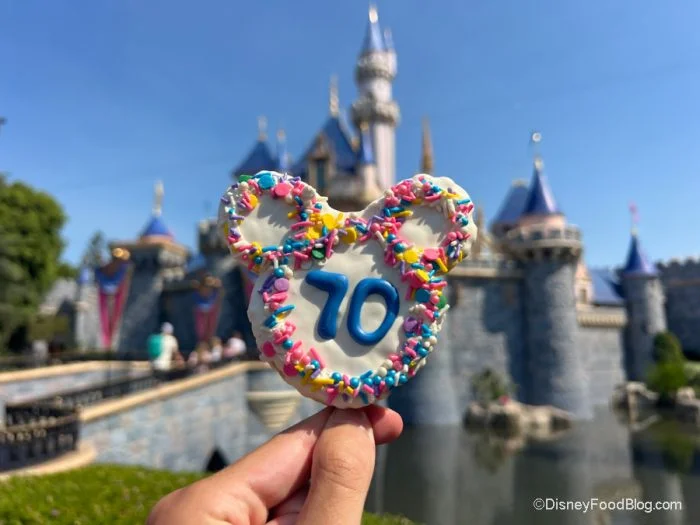 2025-dlr-disneyland-candy-palace-70th-anniversary-celebration-mickey-cereal-treat-1-700x525.webp