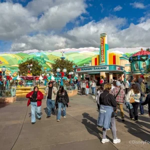 2025-DLR-disneyland-atmo-09-700x525.webp